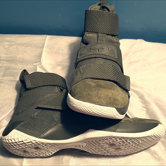 lebron soldier 10 size 8